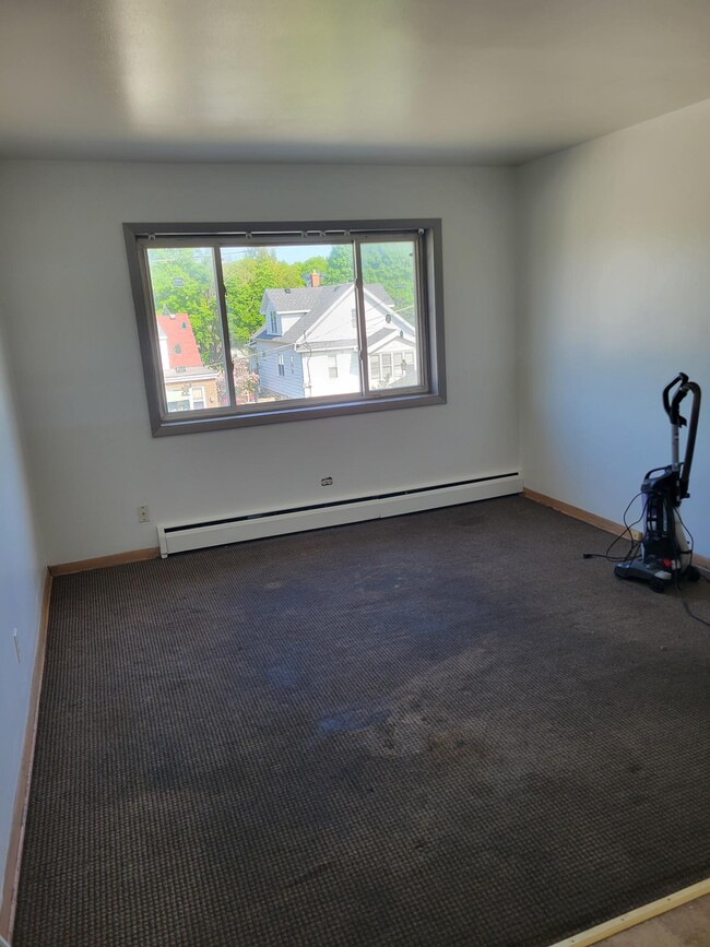 Building Photo - 6521