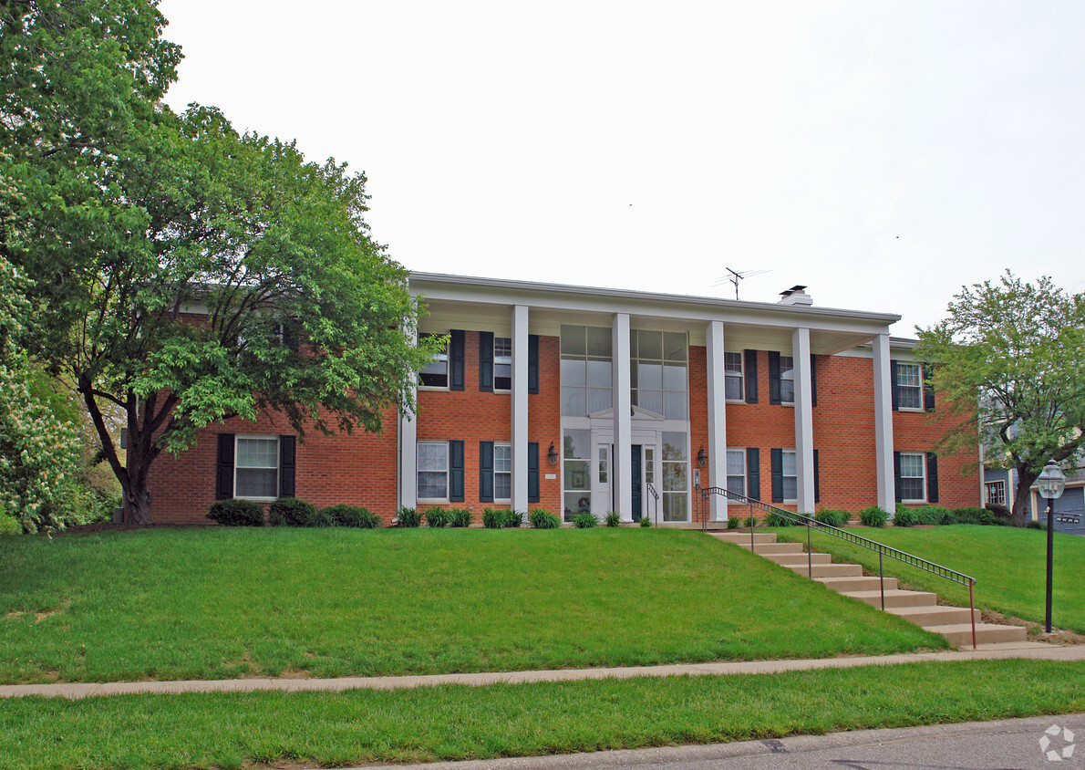 Foto del edificio - 190 Lyons Dr