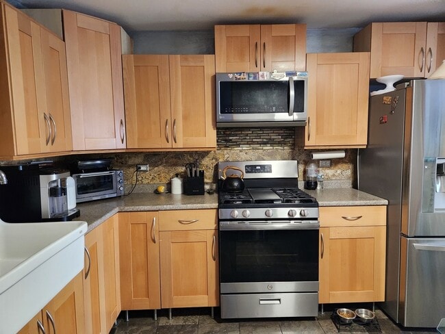Building Photo - 2423 N Kennicott Dr