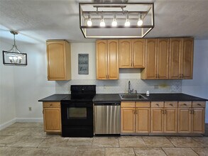 Building Photo - 2050 Oleander Blvd