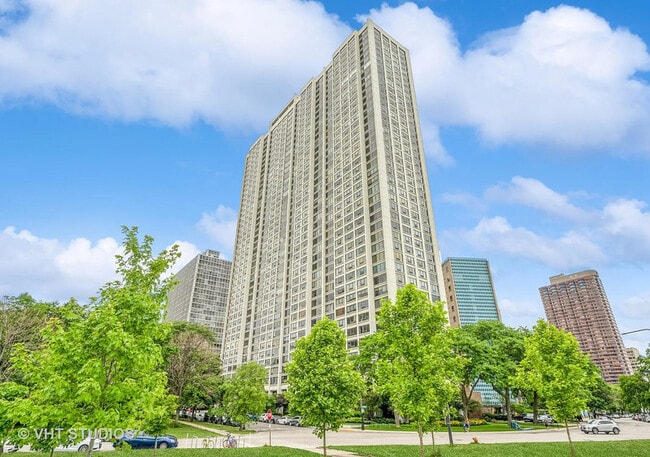 Photo - 2800 N Lake Shore Dr Apartment