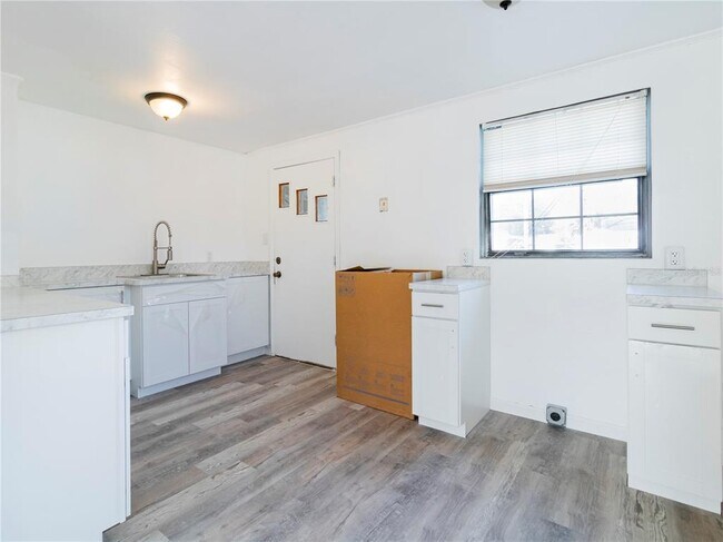 Foto del edificio - 904 NE 25th St