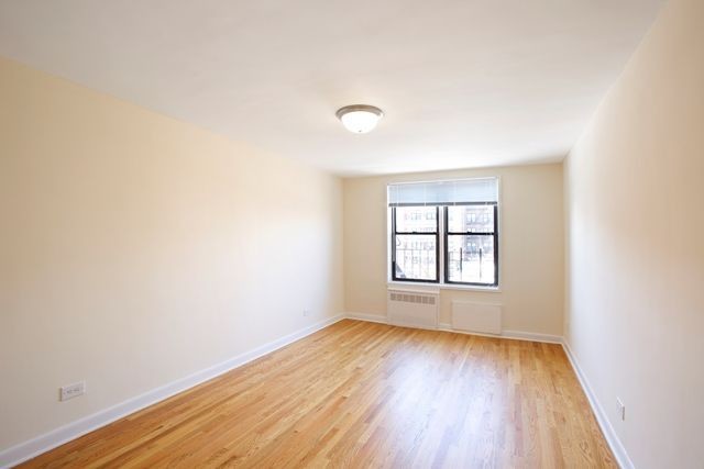 Primary Photo - 295 Clinton Ave