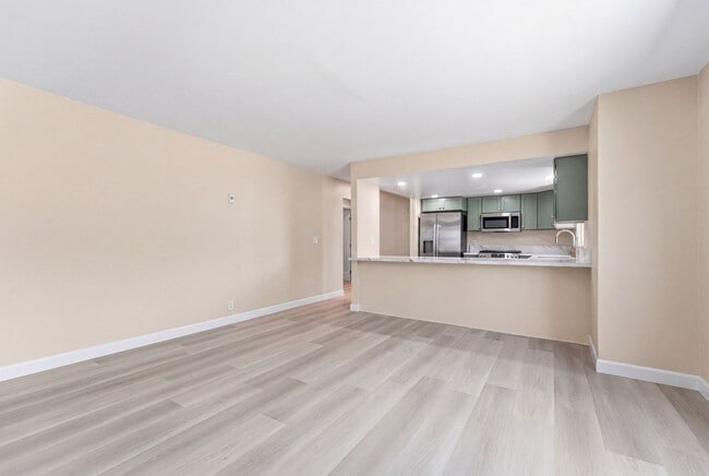 Building Photo - 211 Avenida Monterey