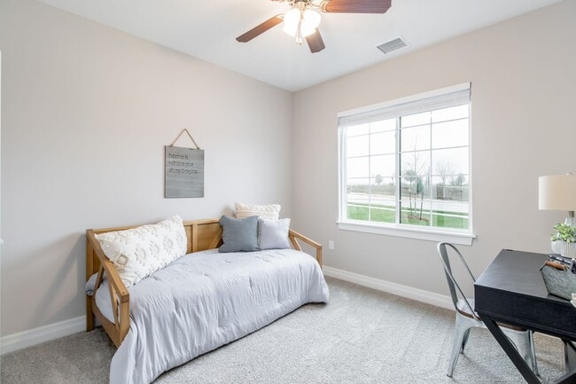 Foto del edificio - 55+ Community for Lease