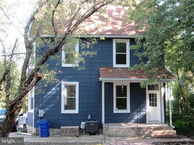 Building Photo - 4207 Valley View Ave