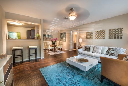 Foto principal - 10600 Six Pines Dr