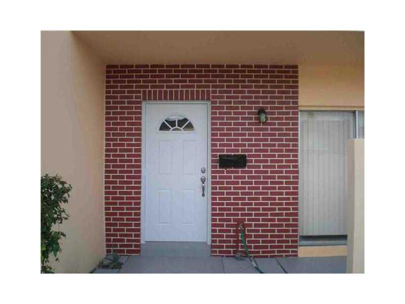 Foto del edificio - 7956 Forest Blvd
