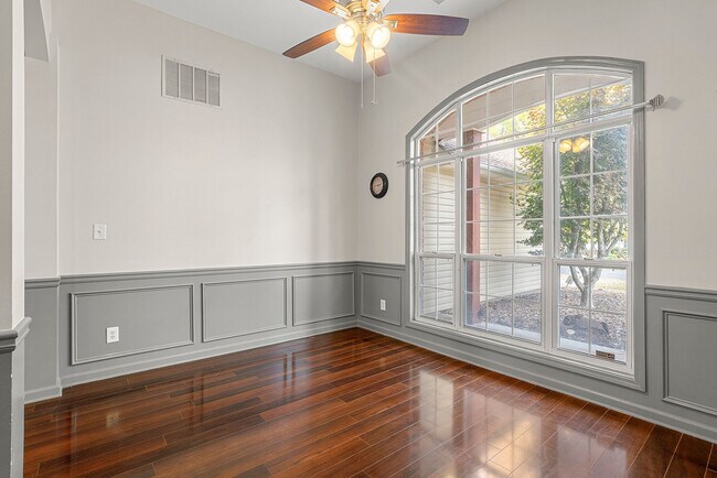 Building Photo - 5160 Oaks Landing Ct