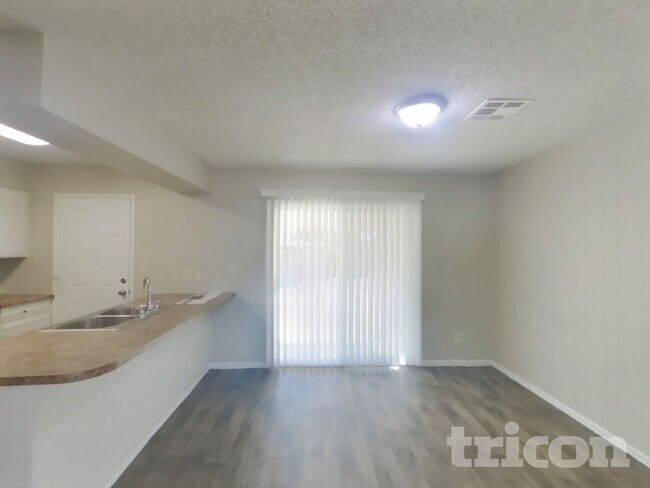 Foto del edificio - 7475 W Beryl Ave