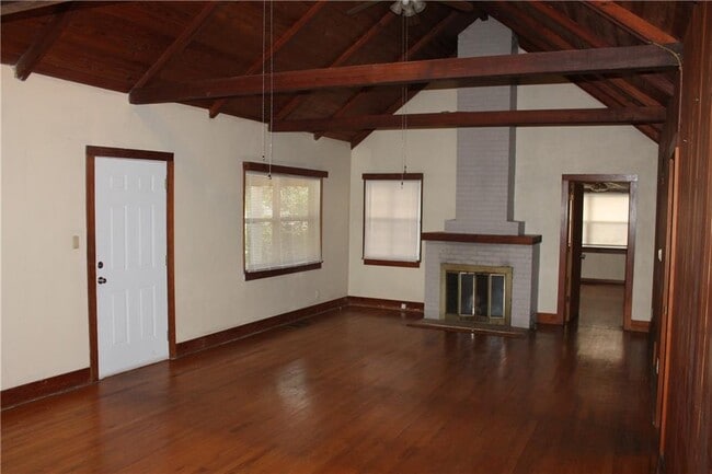 Building Photo - 855 Azalea Rd