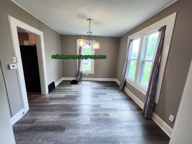 Foto del edificio - New Listing in Fort Wayne