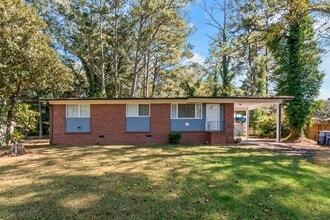 Building Photo - 876 Laurelmont Dr SW