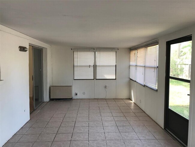 Foto del edificio - 5518 Kuldell Dr