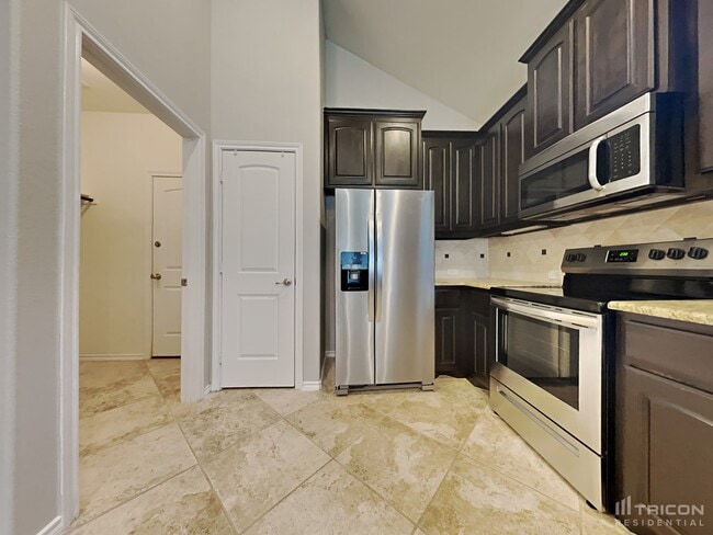Building Photo - 2933 Saddle Creek Dr