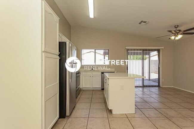 Building Photo - 3 Bedroom Pet-Friendly Home in PEORIA, AZ with Main Street Renewal