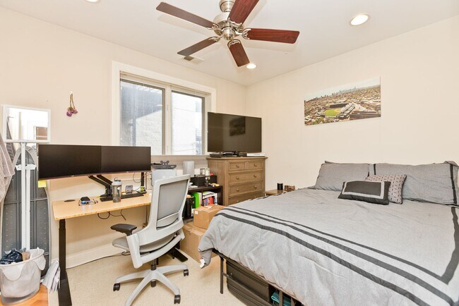 Foto del edificio - 2414 W Moffat St
