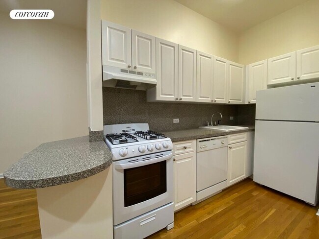 Foto del edificio - 130 E 93rd St