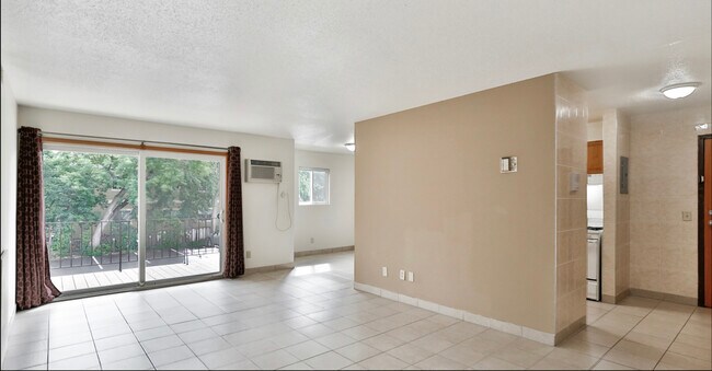 Balcones o patios privados - 1313 Como Ave SE