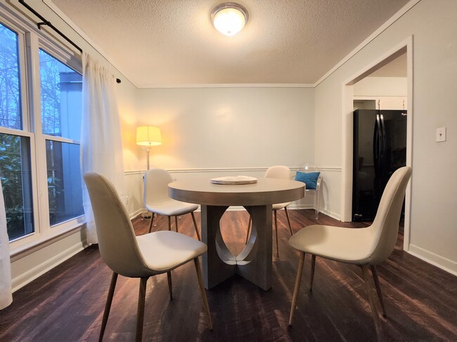 Dining area - 3917 Wendy Ln