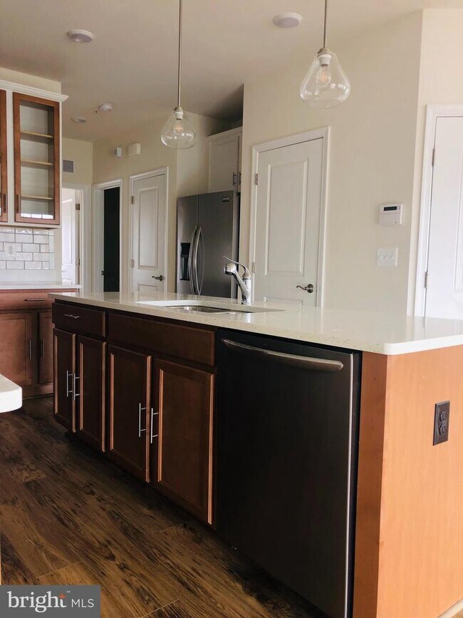 Building Photo - 13913 Hollow Wind Way