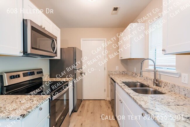 Foto del edificio - 608 Hilltop Dr