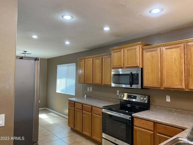 Building Photo - 1847 W Desert Seasons Dr