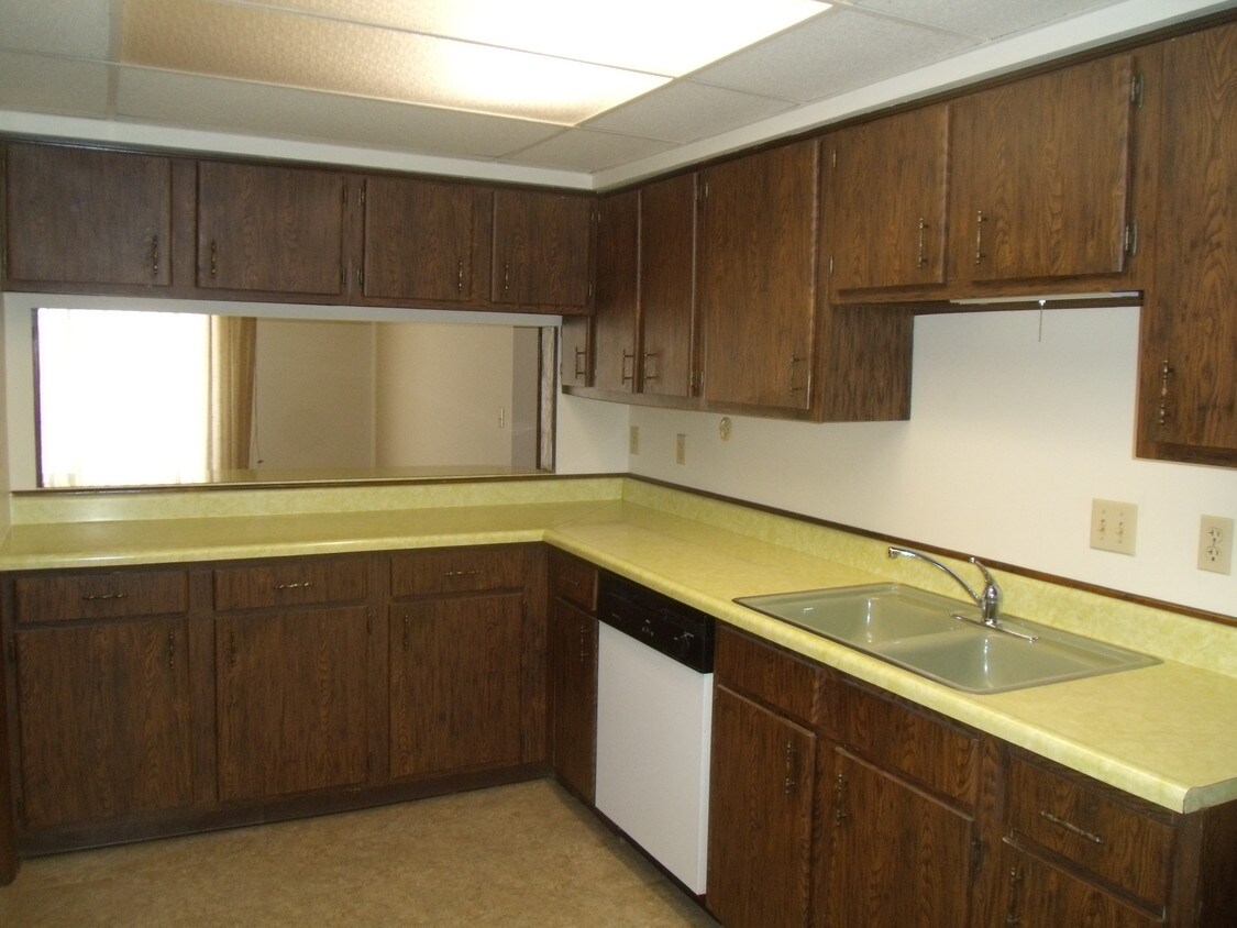 kitchen - 4363 Gorman Ave