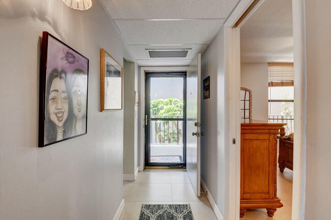 Foto del edificio - 19 Royal Palm Way