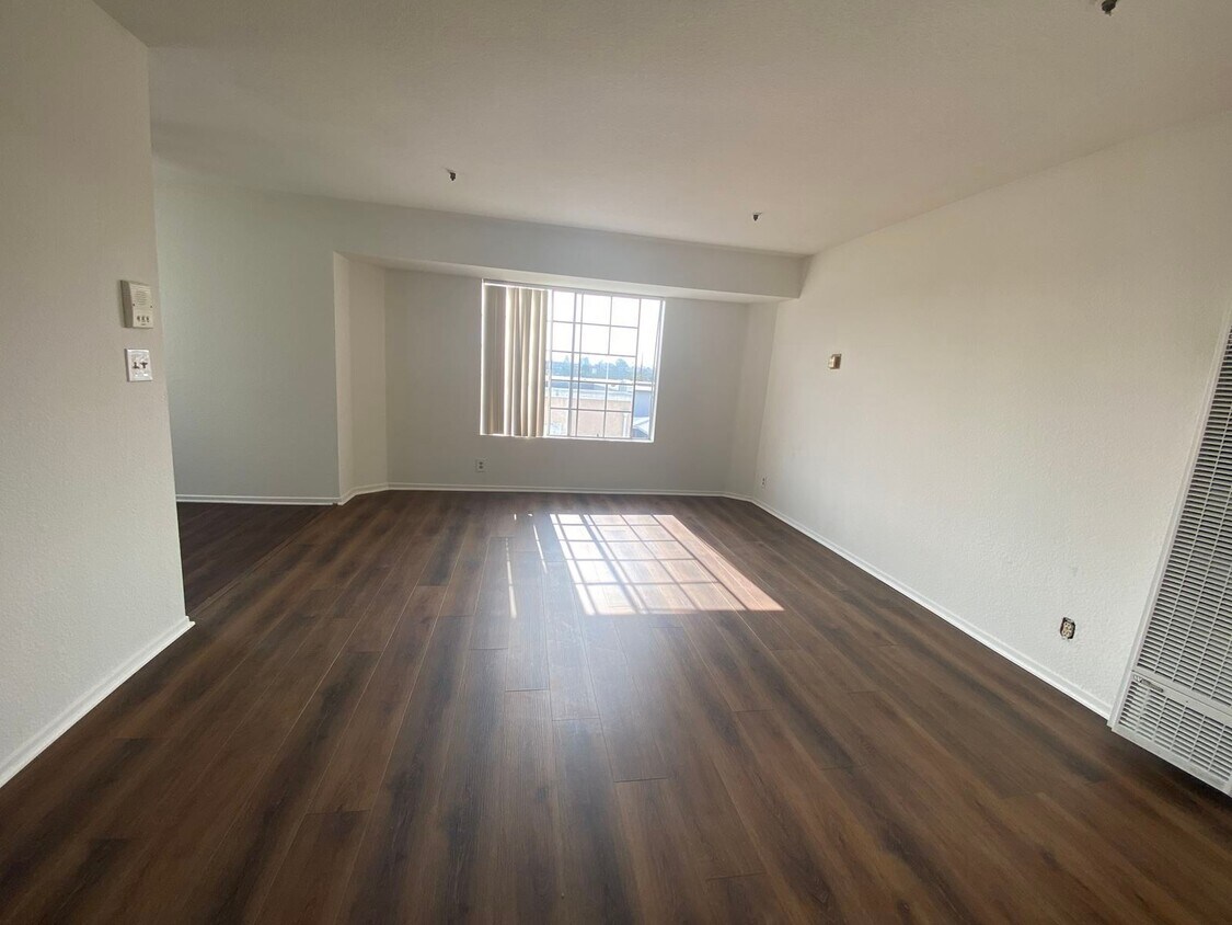 Oak Tree Apartments In Hawthorne Ca Westside Rentals