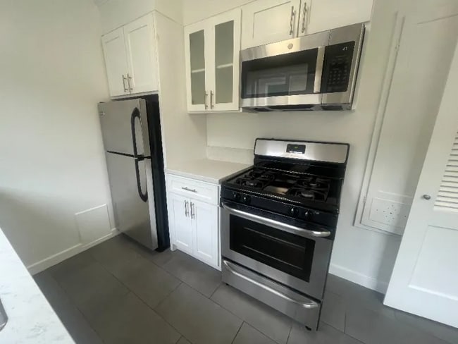 Foto del edificio - 1280 Laurel Ave