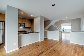 Building Photo - 835 Saulnier St