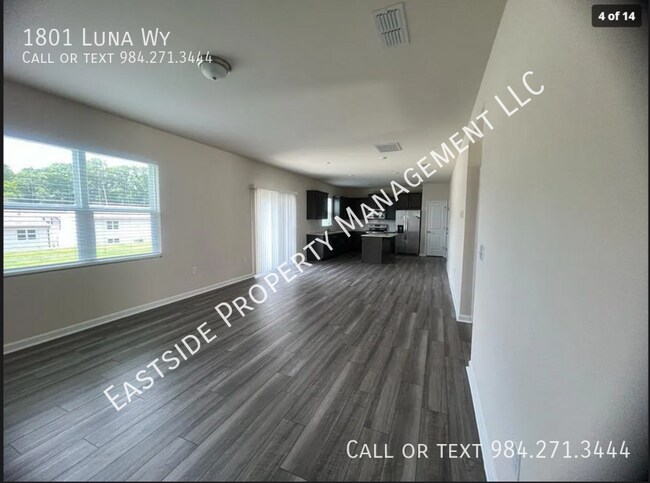 Building Photo - 1801 Luna Wy