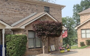 Building Photo - 3501 Lakeside Ct