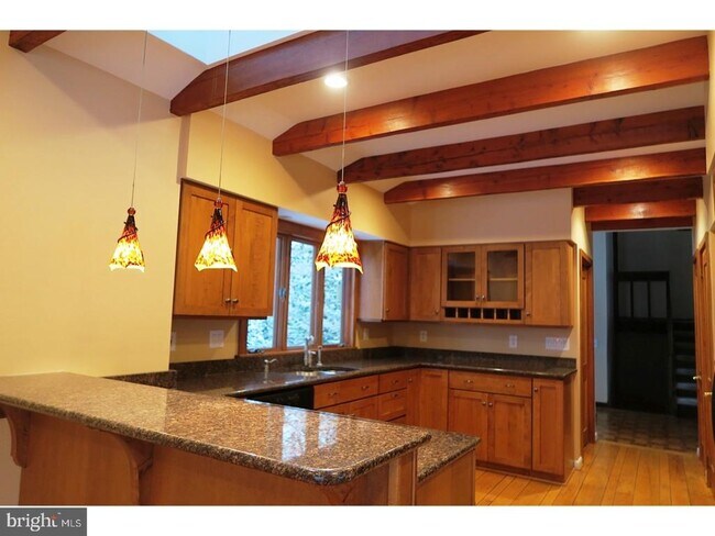 Foto del edificio - 1051 Beaumont Rd