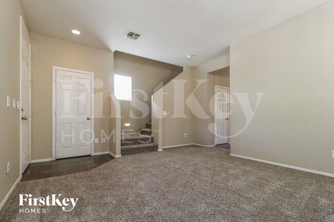 Building Photo - 15427 W Canterbury Dr