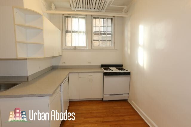 Foto del edificio - 824 W Waveland Ave