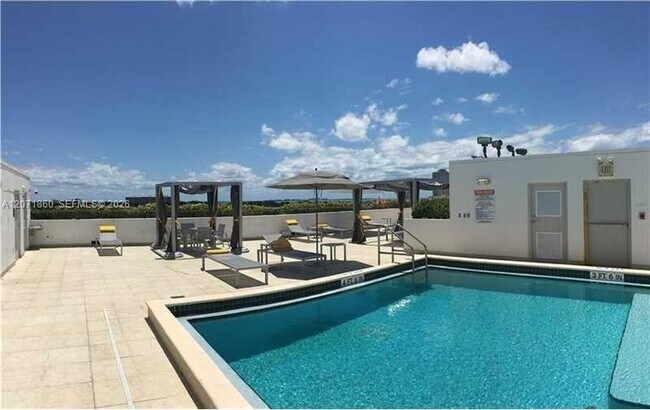 Foto del edificio - 2740 SW 28th Ter