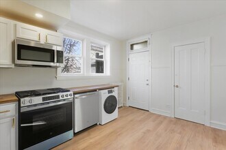 Building Photo - 3214 N Linder Ave