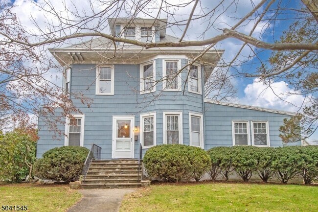 Foto del edificio - 10 Mountain View Pl