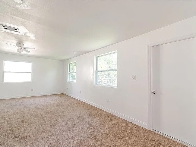 Building Photo - 1710 W Ferris Ave