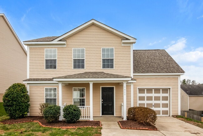 Building Photo - 9809 Holly Park Dr