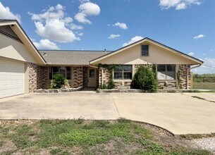 Building Photo - 18512 Carlson Ln
