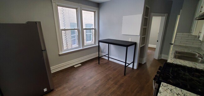 Building Photo - 26 Ridout St S