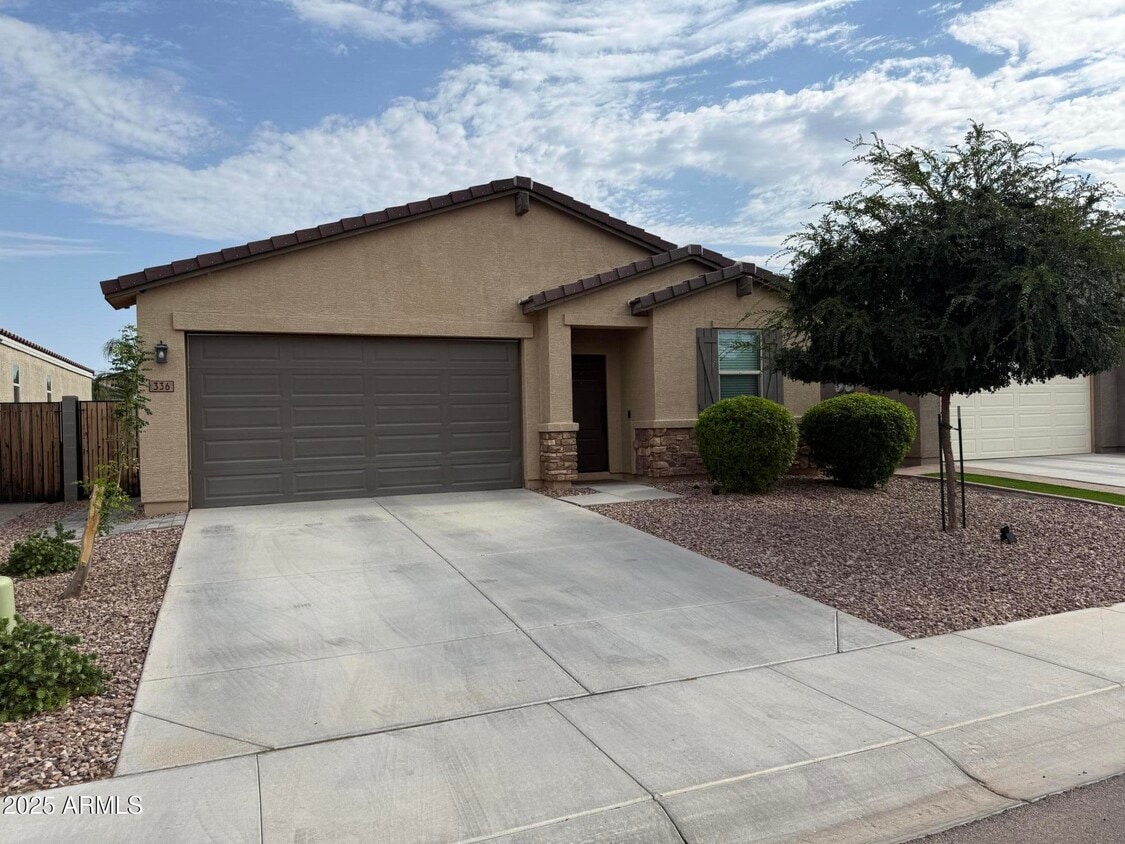 Primary Photo - 336 W Tenia Trail