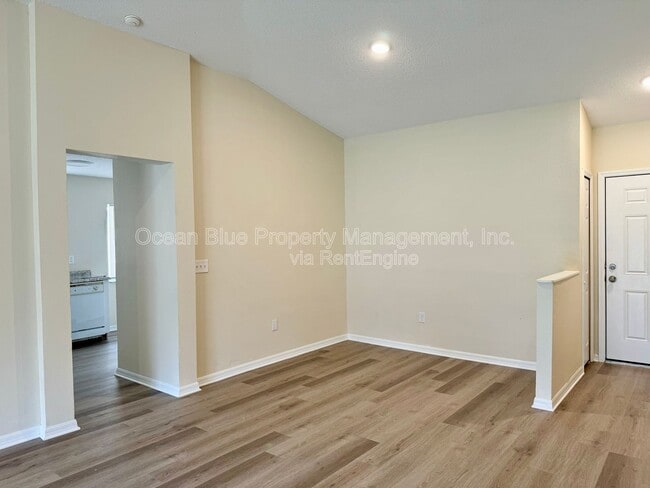 Foto del edificio - 3006 Summer House Dr