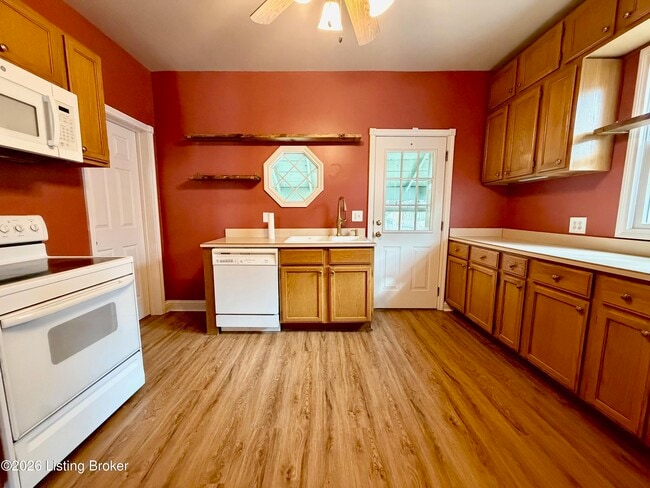 Foto del edificio - 1915 Culbertson Ave