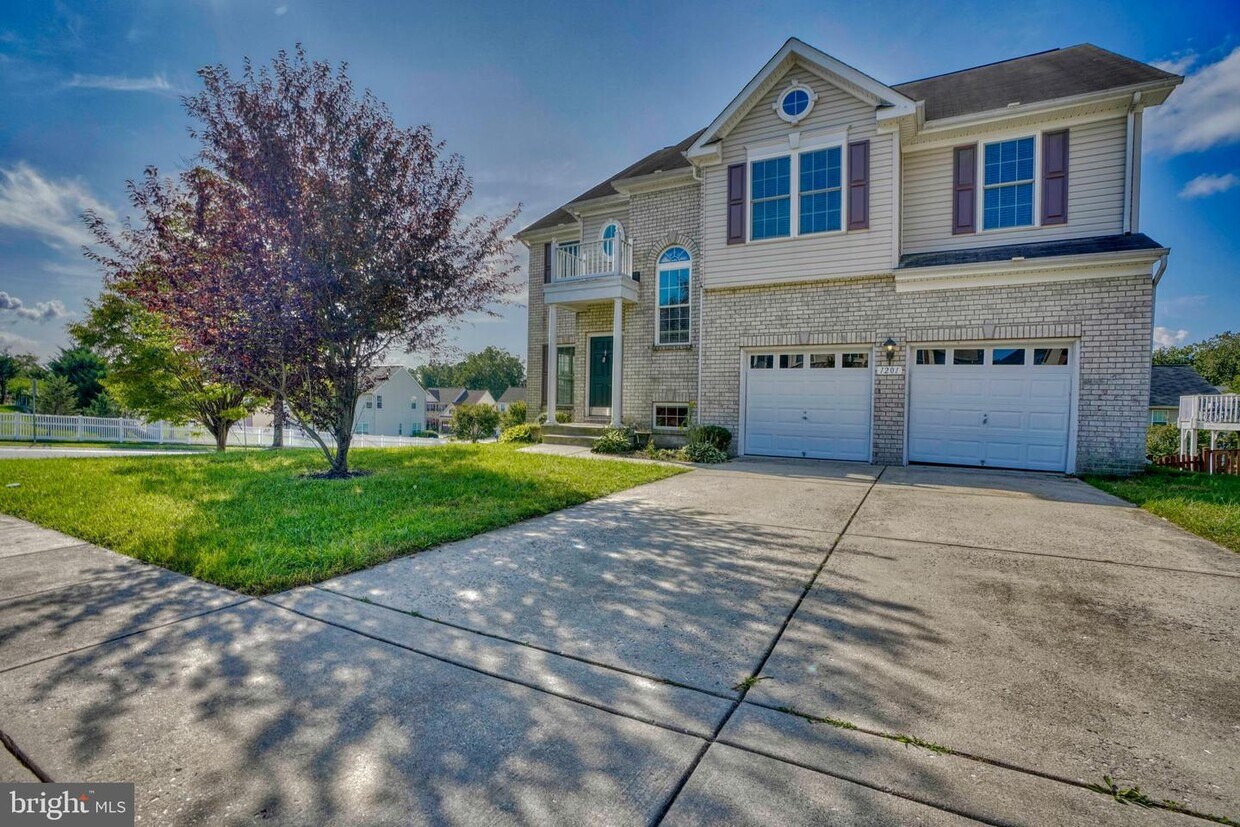 Primary Photo - 1201 Aldershot Ct