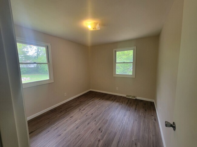 Foto del edificio - 3 +bedrooms /2 bath + Attached 2-car Garage Home -Available Now in Peoria!