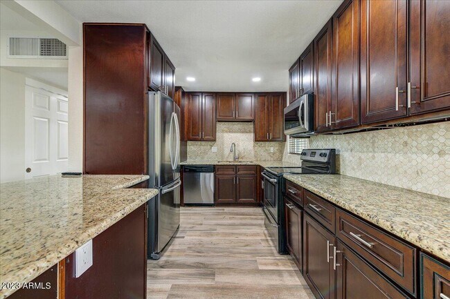 Building Photo - 7736 E Catalina Dr
